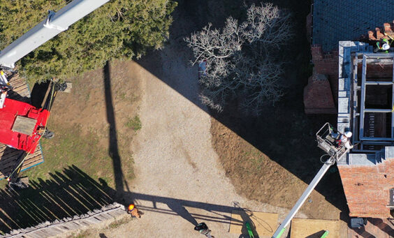 Lowering the steel roof infrastructure into the Church Tower