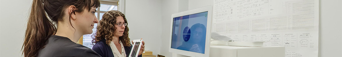 Drs. Fleskes and Bolnick at the University of Connecticut's Modern DNA Lab